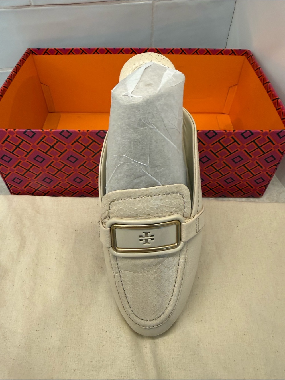 Tory Burch Pebbled Leather & Ivory Mule with Gold Buckle - Picture 4 of 8